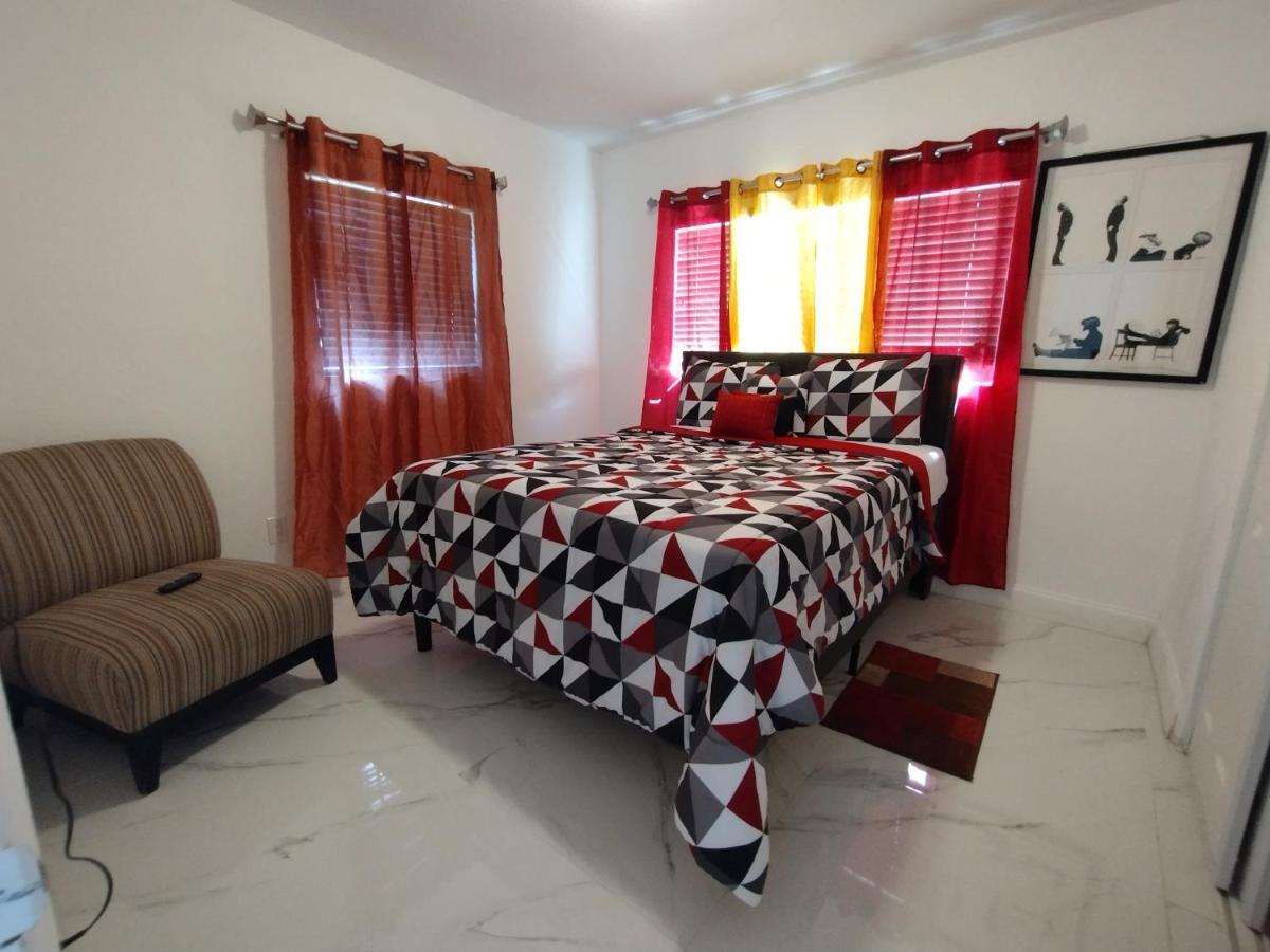 Cheerful 3-Bedroom Home /Ac+ Free Parking North Miami Beach Exteriör bild