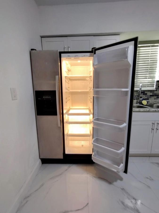 Cheerful 3-Bedroom Home /Ac+ Free Parking North Miami Beach Exteriör bild