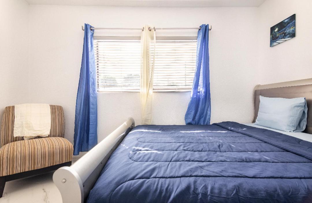 Cheerful 3-Bedroom Home /Ac+ Free Parking North Miami Beach Exteriör bild