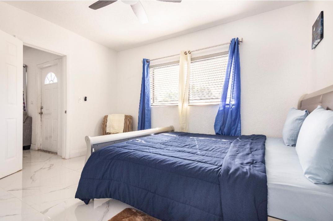 Cheerful 3-Bedroom Home /Ac+ Free Parking North Miami Beach Exteriör bild